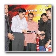 SR Plus Infotainment Gallery